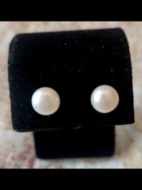 Tocara Pearl Stud Earrings in White - Classic Women's Jewelry
